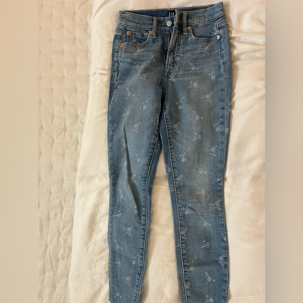 GAP floral skinny jeans